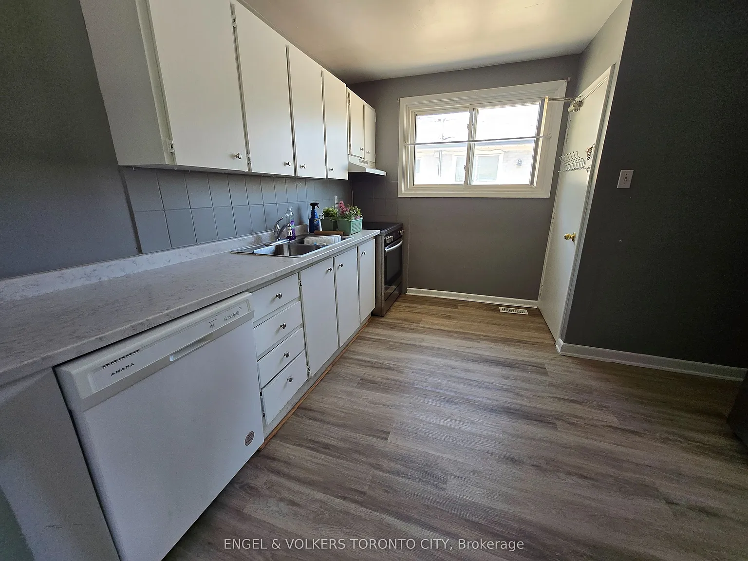 3 bed, $2,600 — Photo 3