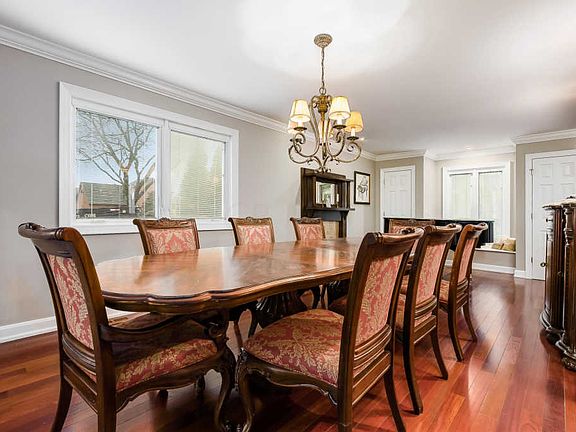 4th image of 8639 Gairloch Ct