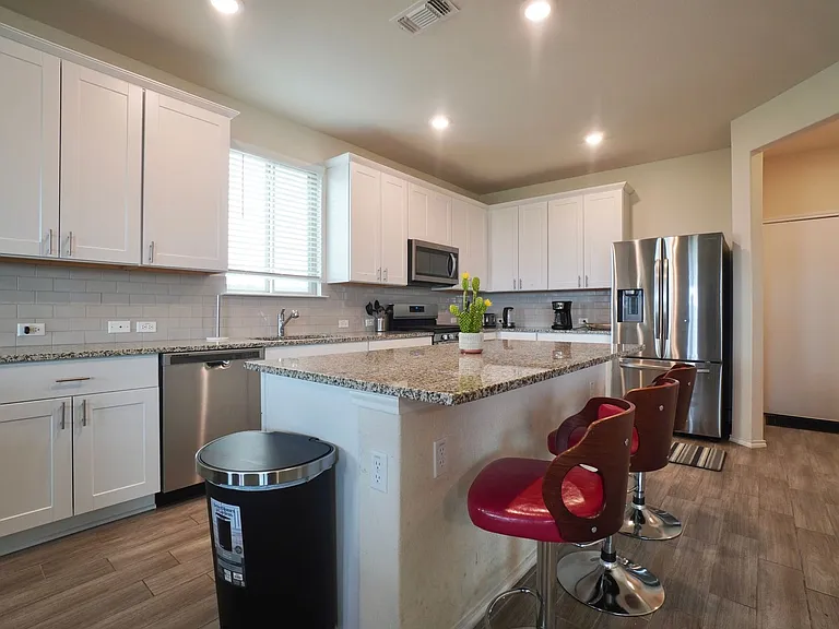 11112 Mestengo Dr — Photo 11