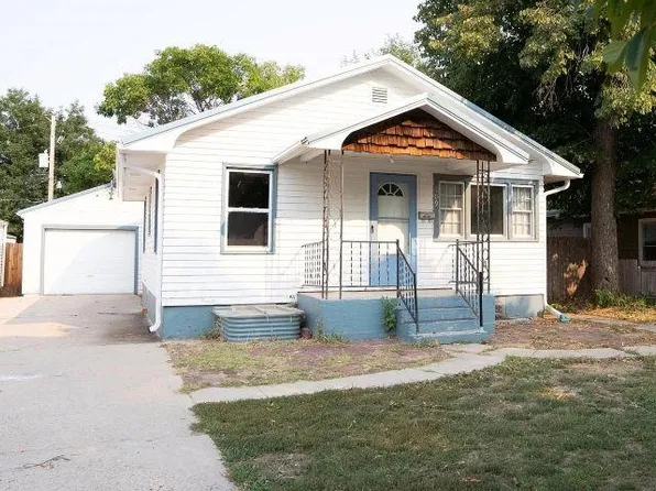 509 E 7th St, McCook, NE 69001