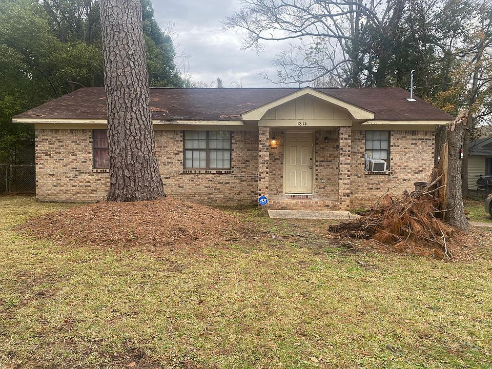 2nd image of 1814 Runnels Rd