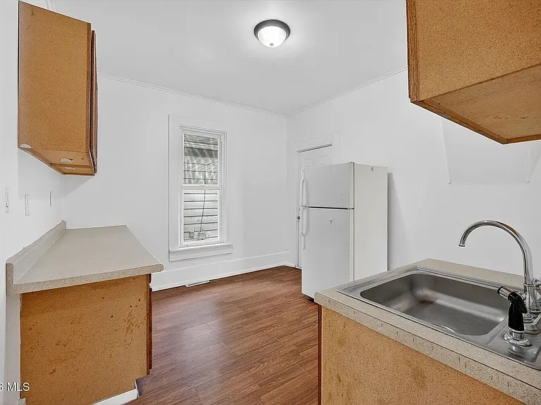 2938 Chase St — Photo 9