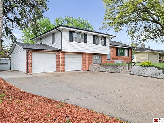 2nd image of 4609 N 108th St