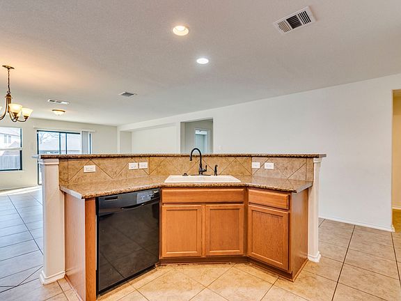 4th image of 1138 Sussex Pl