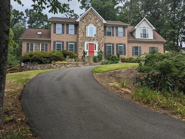 5022 Grafton St, Alexandria, VA 22312