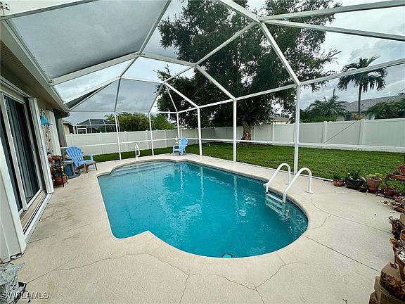 3rd image of 3825 SW 11th Ave