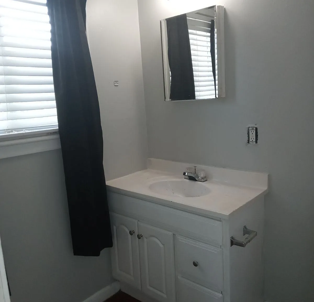 7 bed, 1828 sqft, $750 — Photo 3