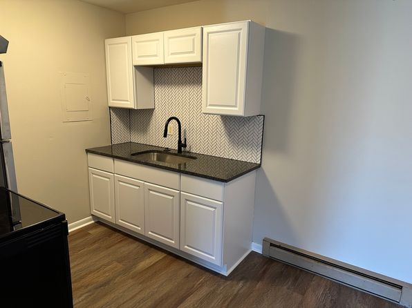 3600 Hillsboro Pike APT B10