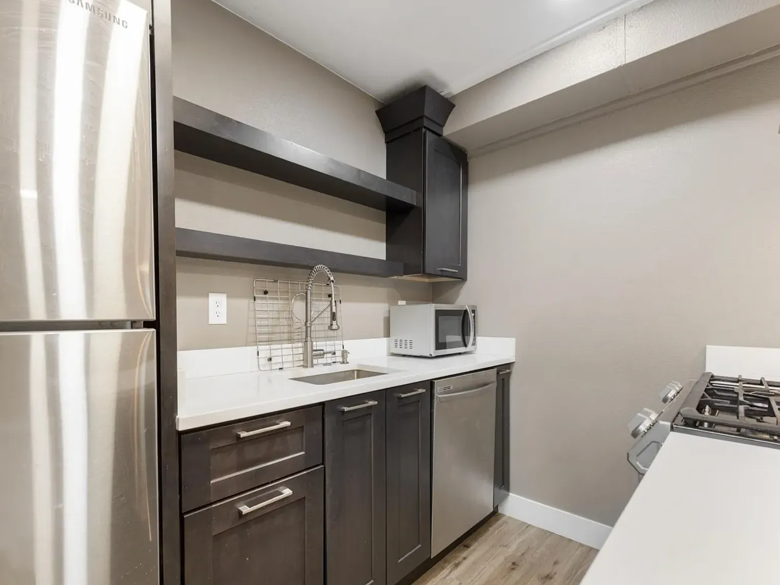 2 bed, 1004 sqft, $1,900 — Photo 2