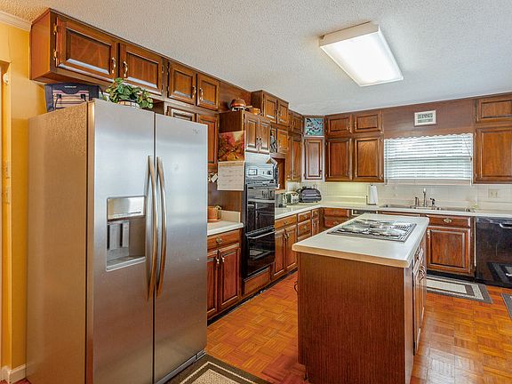 4th image of 4410 Maryland Dr
