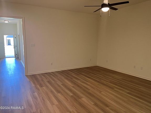 5th image of 312 Cainwood Ct