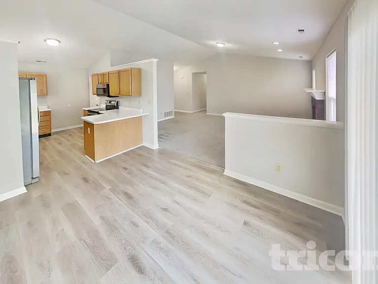 7260 Kidwell Dr — Photo 5