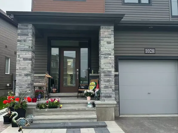 1028 Speedvale Ct, Ottawa, ON K2T 0P6