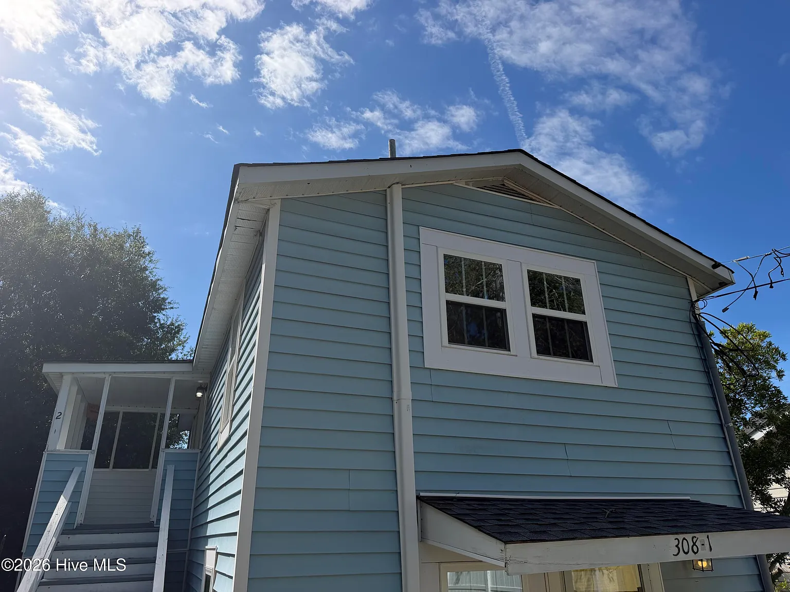1 bed, 1.0 bath, $975 — Photo 2