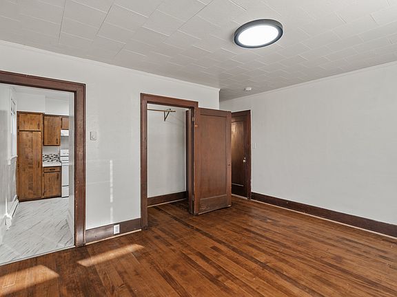 5th image of 112 E 1st St #102