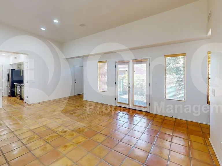 461 S Magnolia Ave — Photo 13