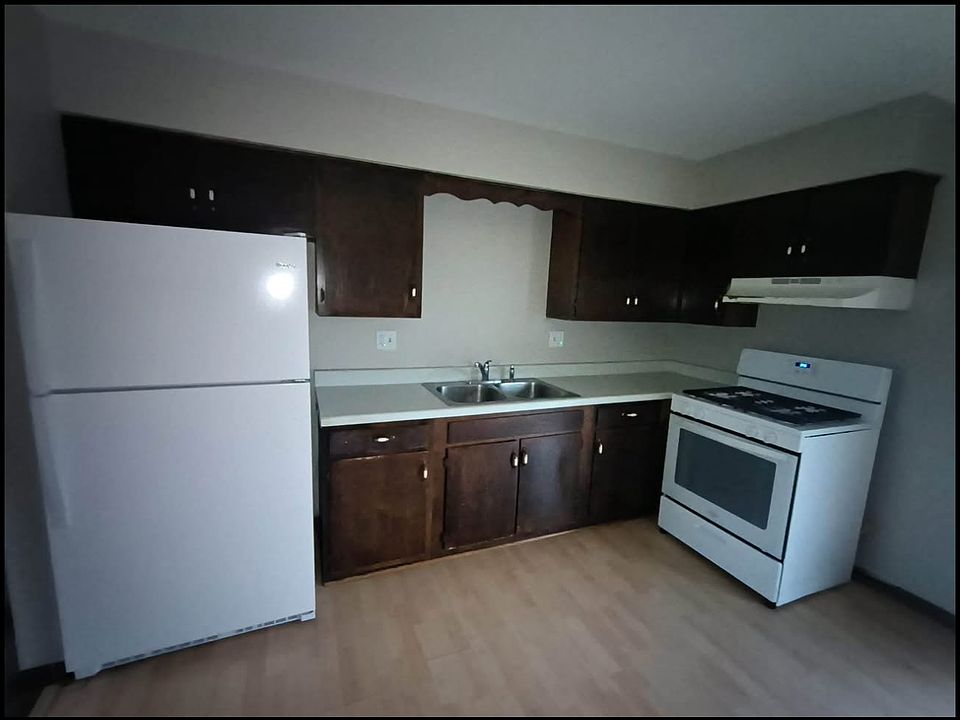 1st image of 665 Chippewa Dr #8