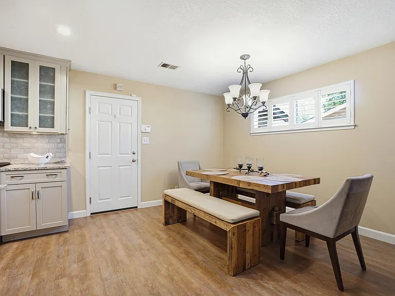 4657 Brenda Cir — Photo 17