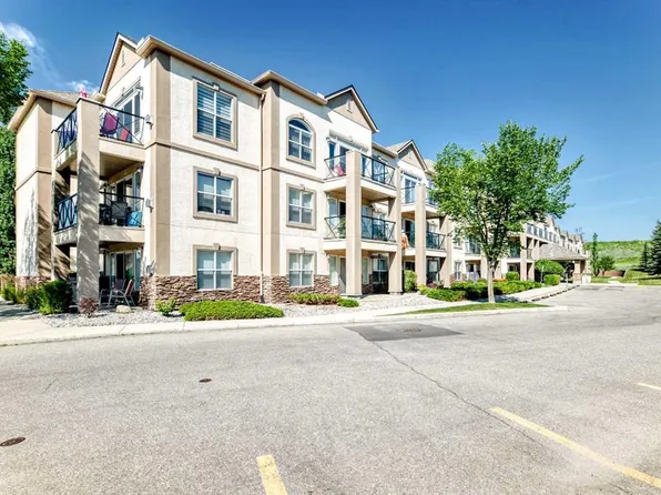 303 W Arbour Crest Dr NW #2215, Calgary, AB T3G 5G4