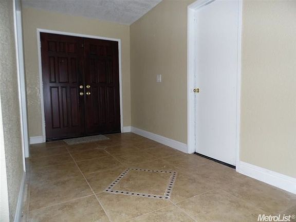 3rd image of 5024 Andrea Blvd