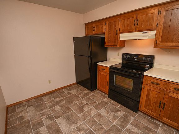 3rd image of 400 Park Hill Dr