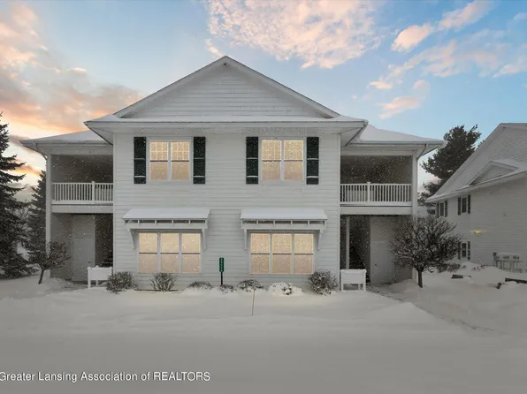 9545 Summerhouse Dr #6, Charlevoix, MI 49720