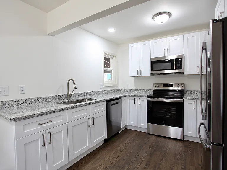2714 Shamrock Dr — Photo 5