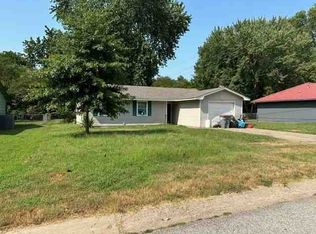 603 E 4th Pl, Grove, OK 74344