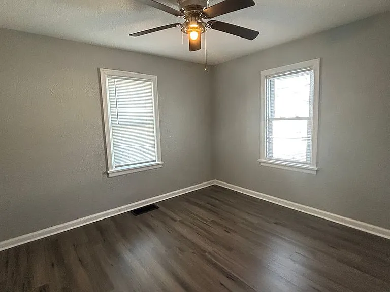 1102 S Jersey Ave — Photo 3