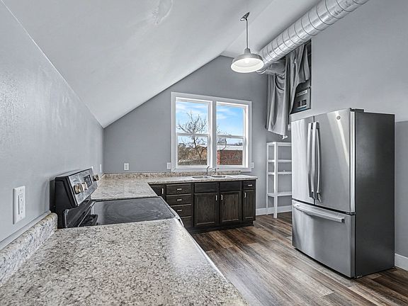 4th image of 241 Helen Ave #B