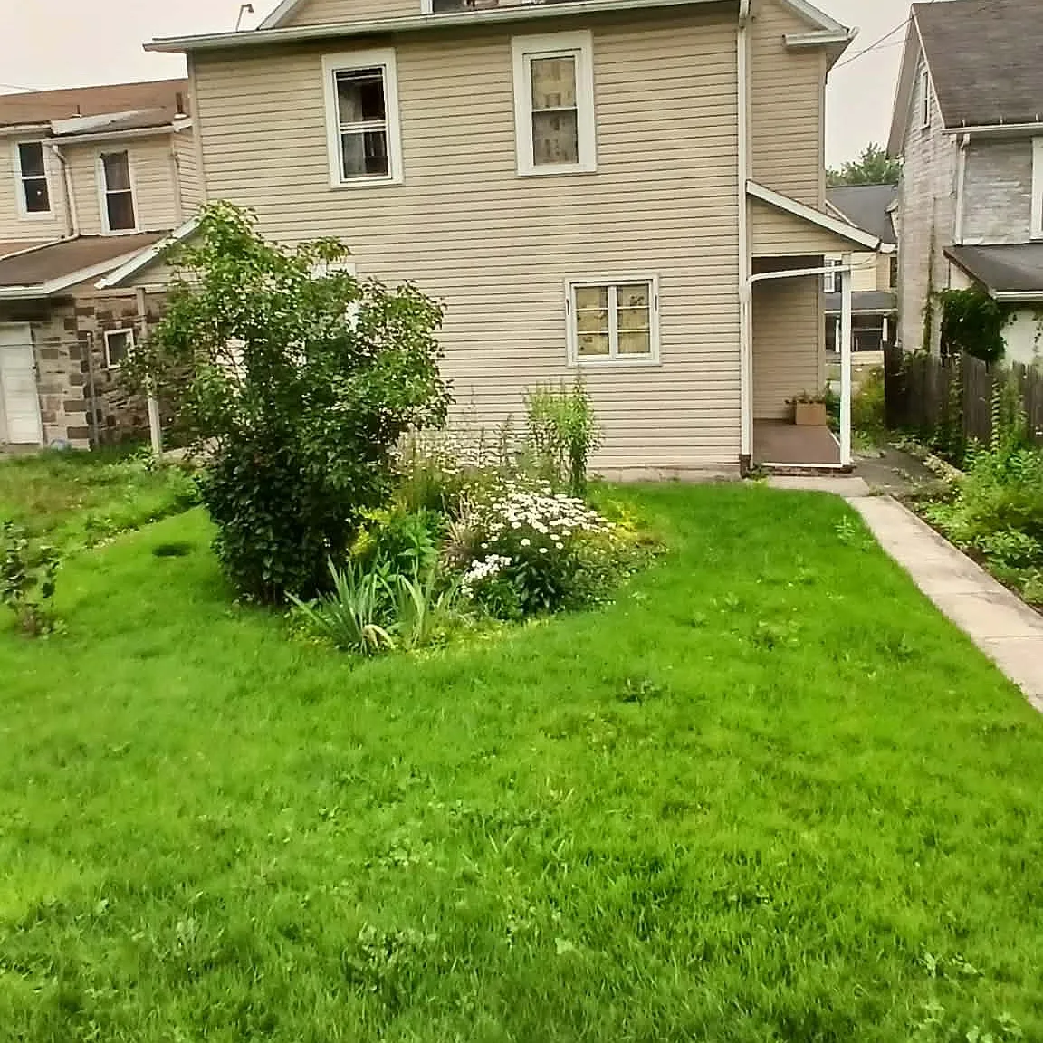 2 bed, $799 — Photo 2