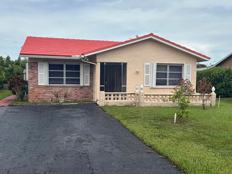 7302 Westwood Dr — Photo 1