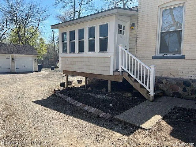 14 W Burdick St — Photo 4
