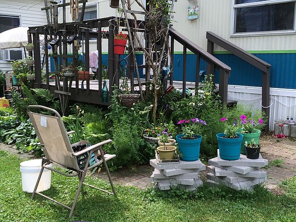 Small Porch on Main Entrance