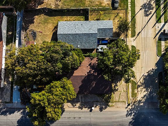 5th image of 3530 Puget St