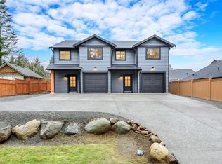 1044 Lazo Rd #B, Comox, BC V0M3W9