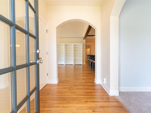 3rd image of 4707 W Meadow Ave