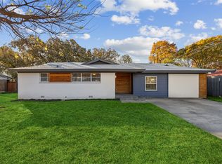 1241 Crestview Dr, Hurst, TX 76053