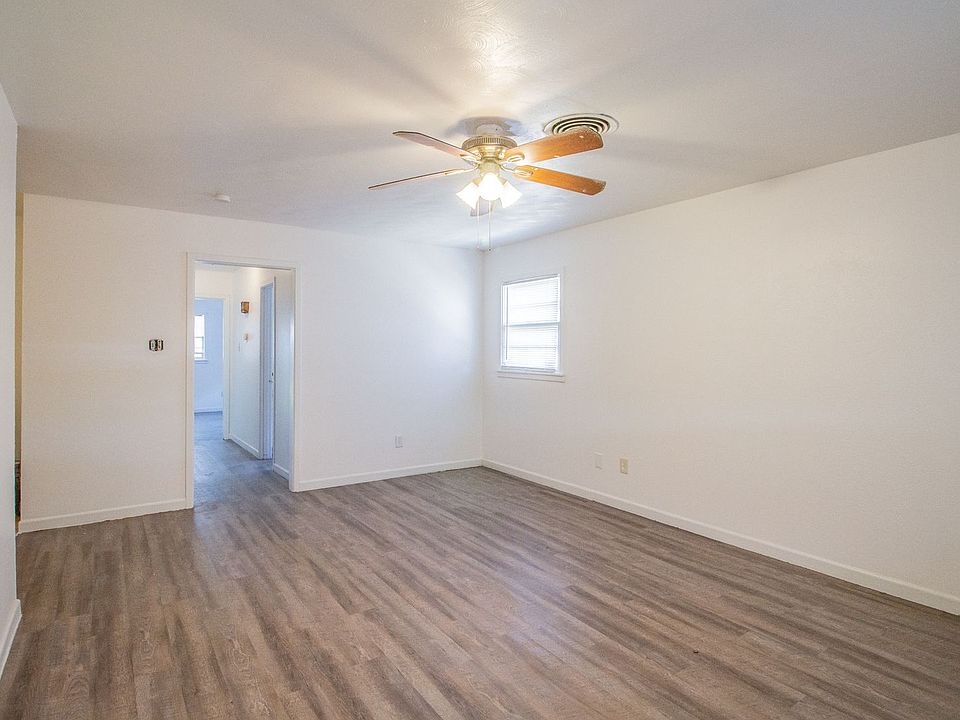 2nd image of 3219 33rd St #B