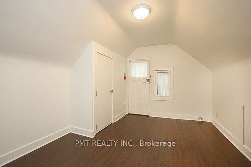 Toronto House for rent - 4 Bedrooms — photo 2