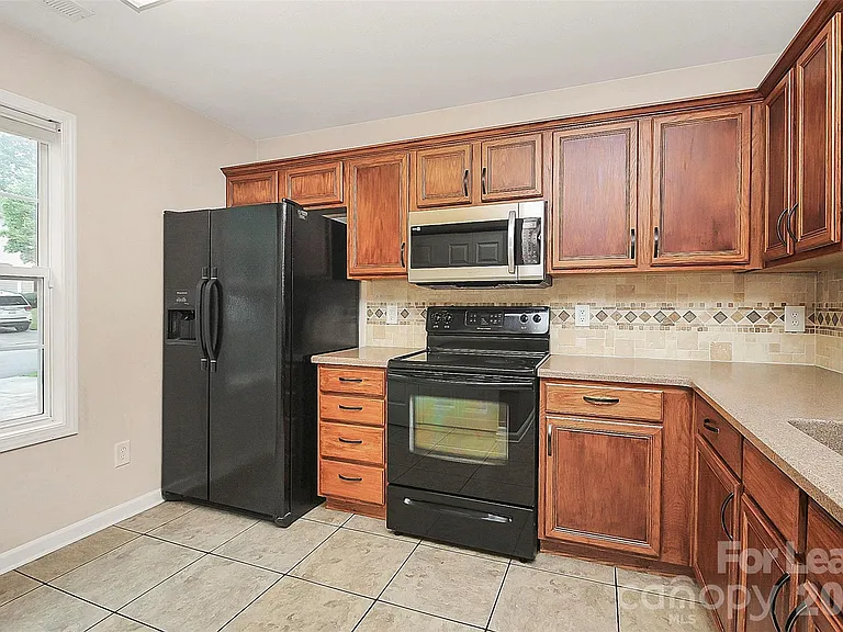 5227 Silabert Ave — Photo 4
