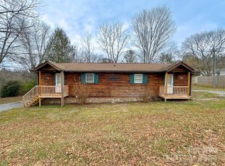 7 Arizona Ln, Candler, NC 28715