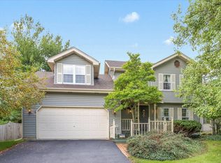 798 Cottonwood Dr, North Aurora, IL 60542
