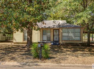 669 Arizona Ave, Wake Village, TX 75501