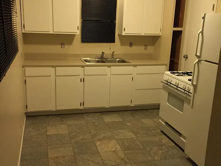 411 Arapahoe St — Photo 3