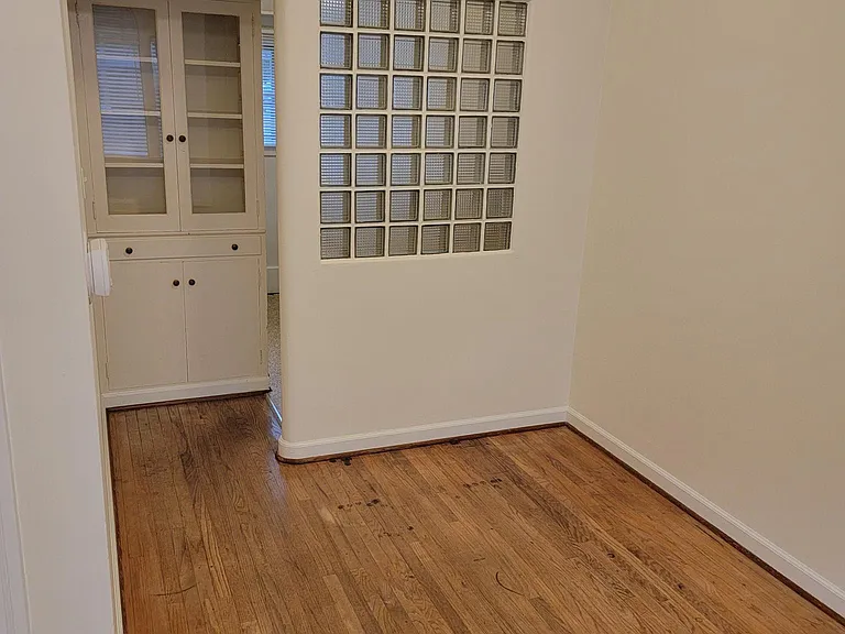 4325 NE Halsey St #9 — Photo 7