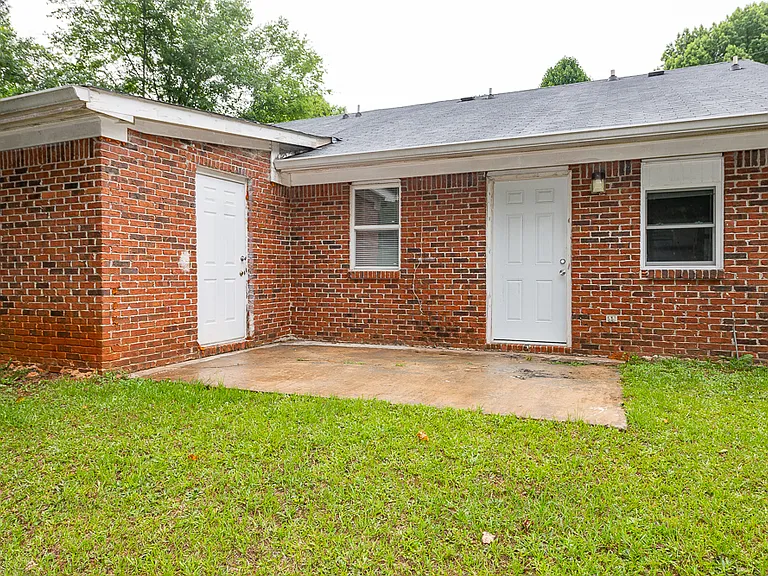 8365 Warren Dr — Photo 22