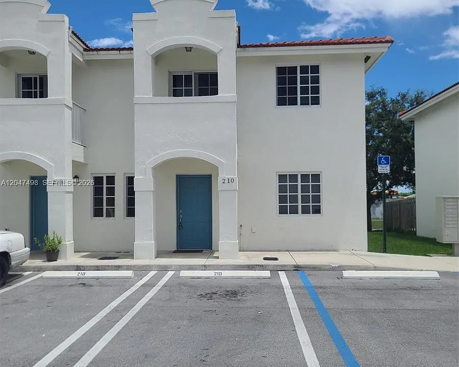 210 SW 3rd Ct