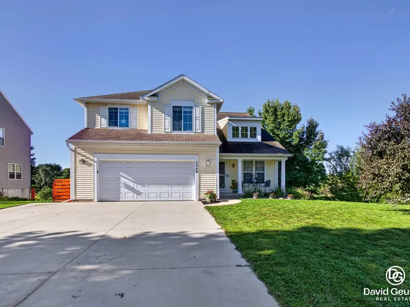 8666 Suntree Dr, Zeeland, MI 49464
