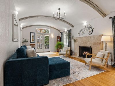 1204 Cedar Lake Rd S, Minneapolis, MN, 55416